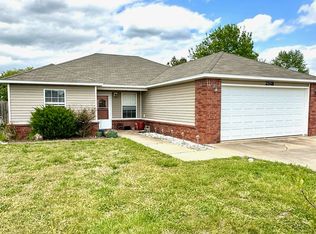 2518 N Harvey Wakefield Ave, Pea Ridge, AR 72751