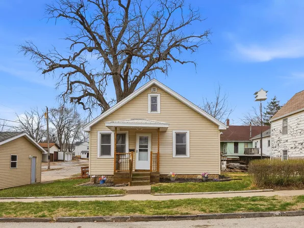 614 Pine St, Muscatine, IA 52761