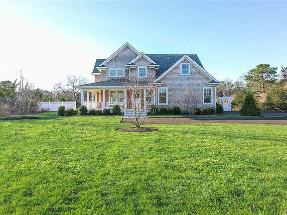 2nd image of 26 Willowood Ct