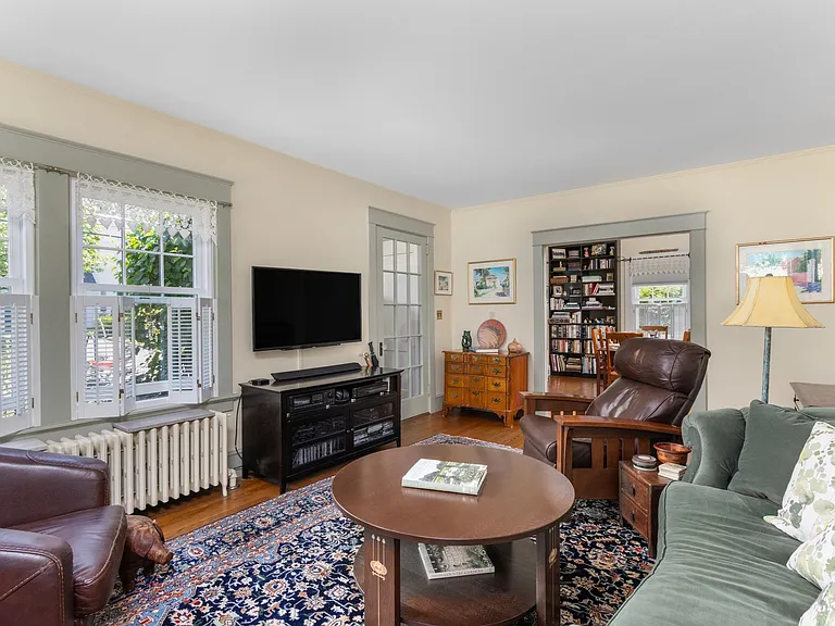 141 Coggeshall Ave — Photo 17