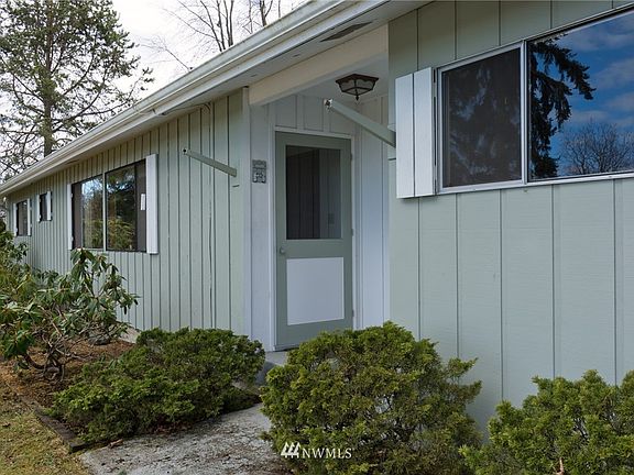 2nd image of 1044 Grant Avenue