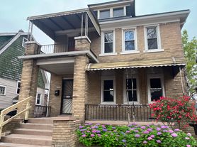 12083 Prairie St, Detroit, MI