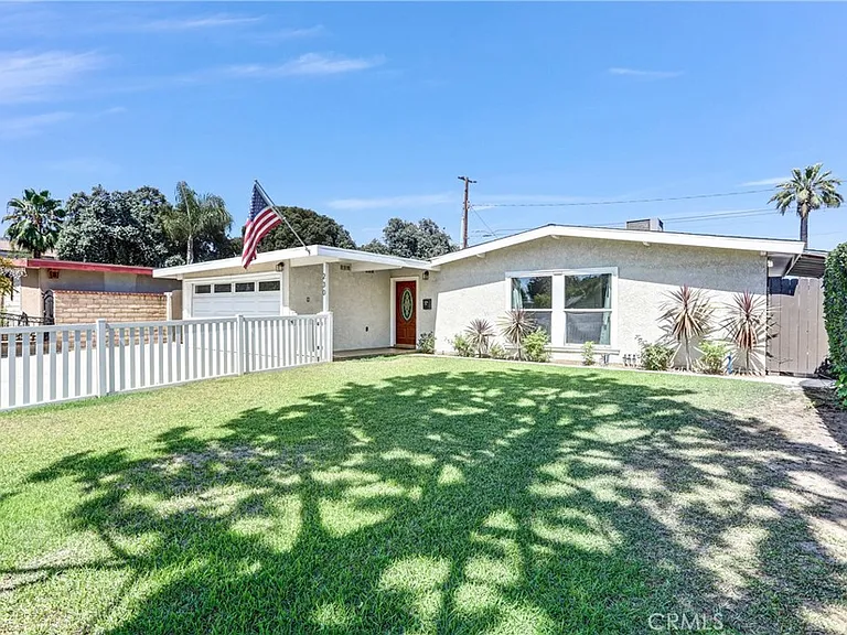 230 N Calvados Ave — Photo 3