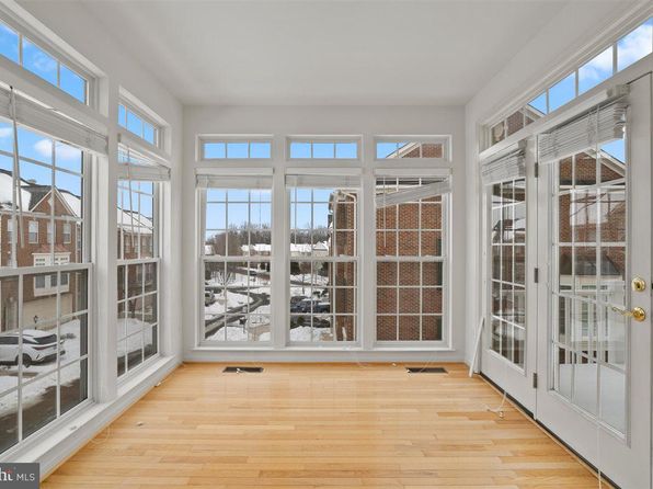 8453 Kirby Lionsdale Dr