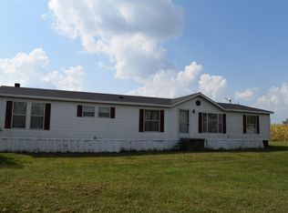 905 N Main St, Iuka, IL 62849