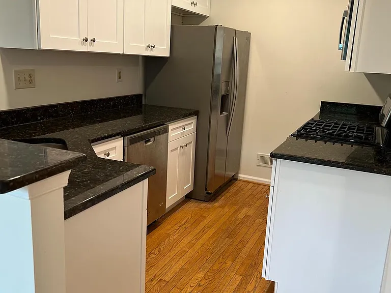 121 Lewisville Ct — Photo 8