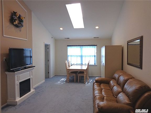 4th image of 1306 Constance Ln