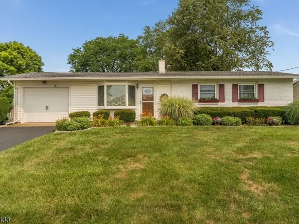 703 Rugby Rd, Lopatcong Twp., NJ 08865