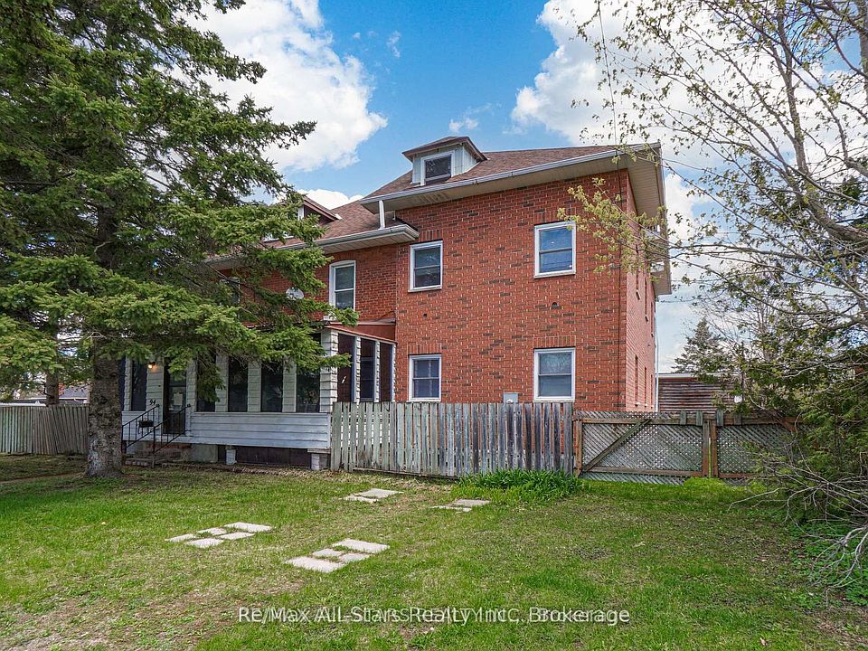 1st image of 94 Adelaide St N