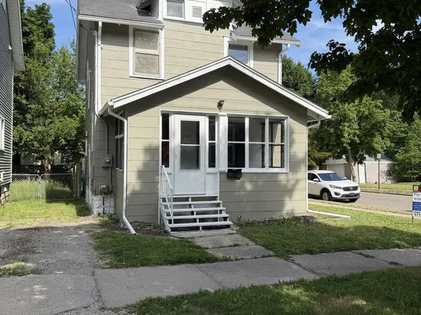 537 Lathrop St, Lansing, MI 48912