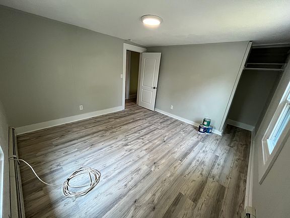 4th image of 58 Greenwood Ave Unit 1
