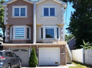 170 Moreland St, Staten Island, NY 10306