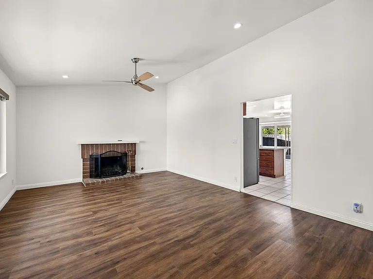5892 Oak Meadow Dr — Photo 24