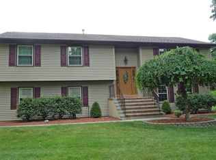 501 Tether Ln, Paramus, NJ 07652