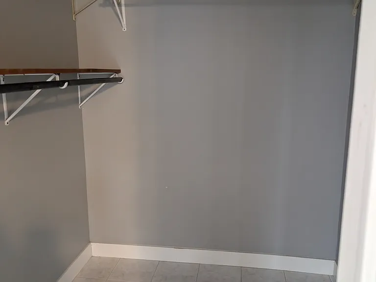 7041 W Addison St #2R — Photo 10