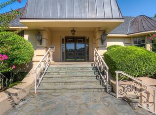 1701 Huntington Ave, Nichols Hills, OK 73116