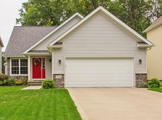 2016 Lloyd Court Dr, Wickliffe, OH 44092