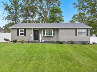 32 Ralph Avenue, Lake Grove, NY, 11755