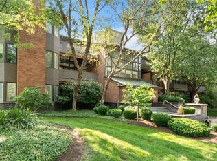 155 N Hanley Rd APT 105, Saint Louis, MO 63105