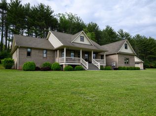 137 Honeybear Hl, Lewisburg, WV 24901