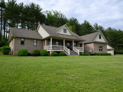 137 Honeybear Hl, Lewisburg, WV, 24901