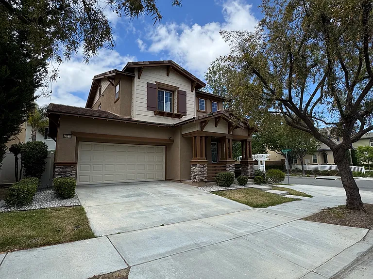 28512 Plymouth Way — Photo 1
