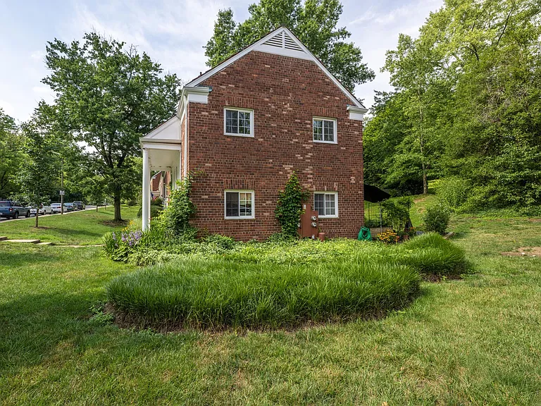 3624 Valley Dr — Photo 7