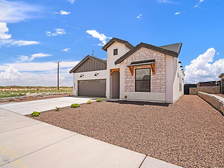 13992 Margaret Ponce Ave — Photo 3
