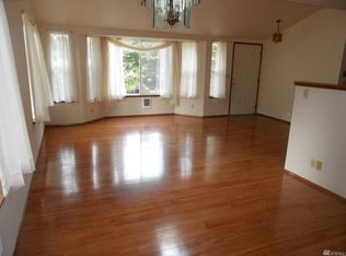 201 E Lakeshore Dr, Allyn, WA 98524