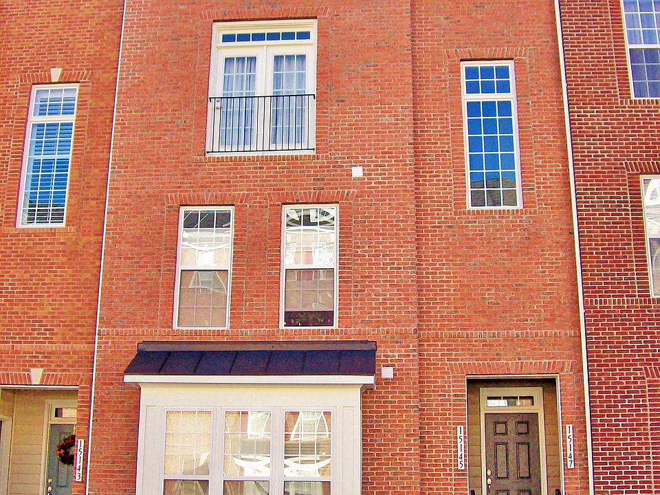 Front of townhome