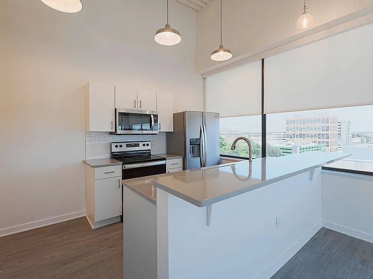 501 S Capitol Ave — Photo 58