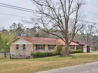 1030 Webb Lake Dr, Greensboro, GA 30642