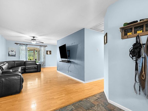 4th image of 165 Fairview Road