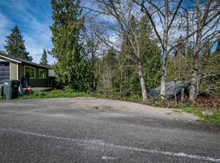 1828 Silver Beach Rd, Bellingham, WA 98229