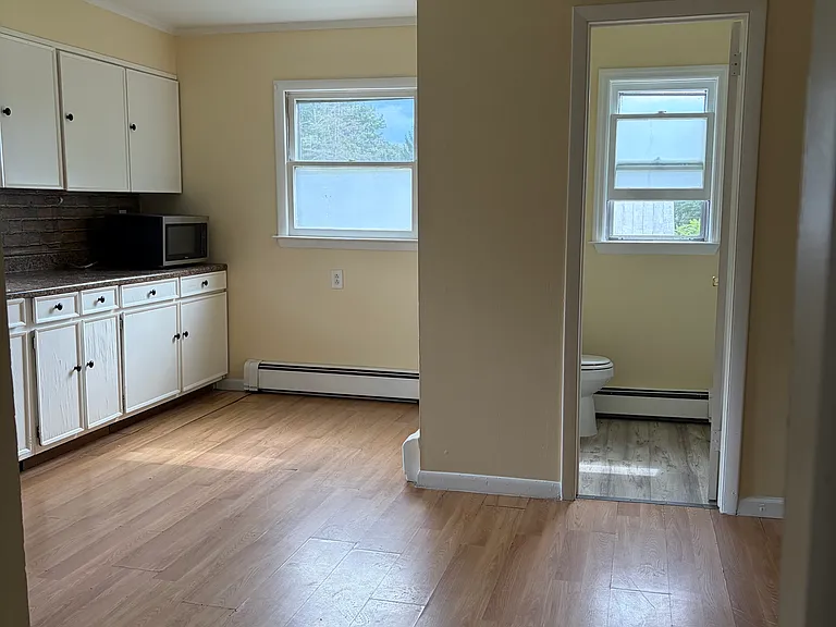 237 Jefferson Hts #6 — Photo 2