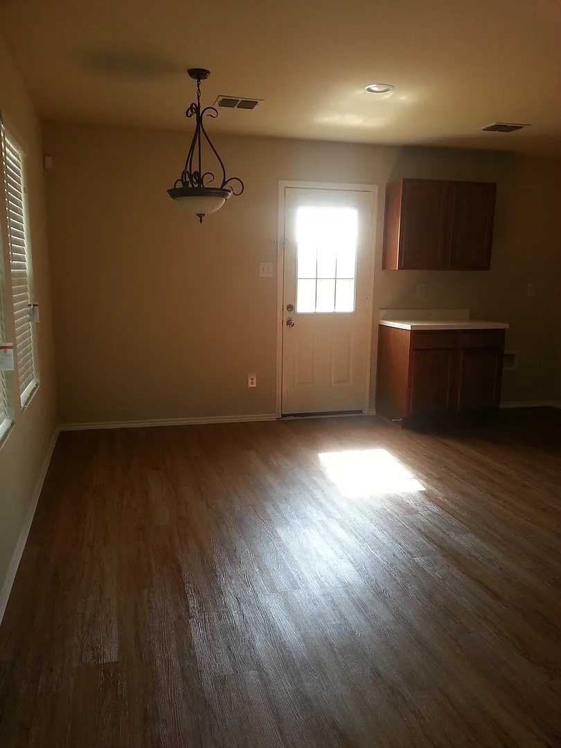 3/2/2 in Burleson ISD — Photo 4