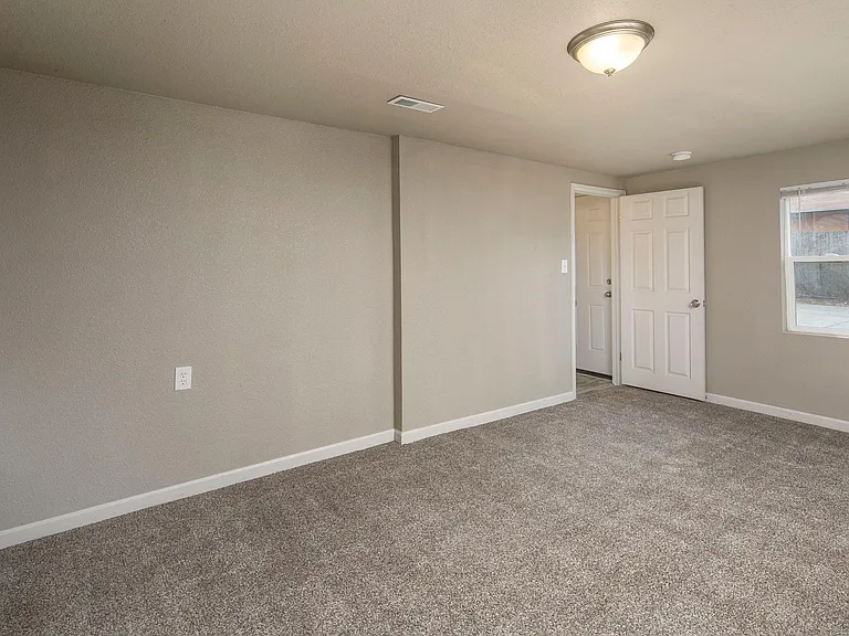 108 S Dorothy Ave — Photo 16