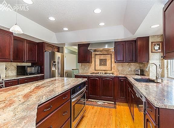 3rd image of 9045 Salford Ln