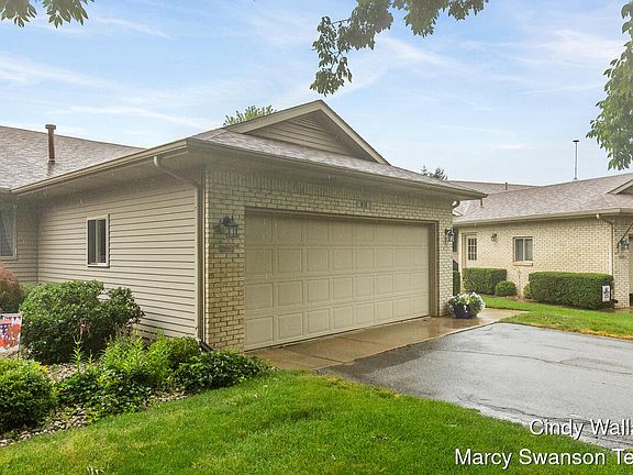 2nd image of 910 Amber View Dr SW