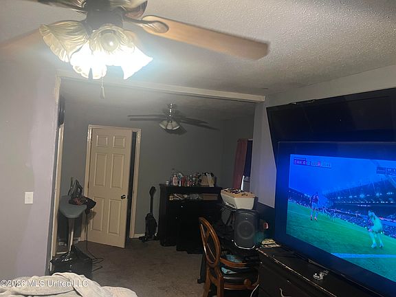 5th image of 381 Sykes Rd