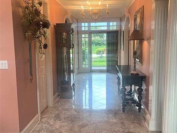 4th image of 232 Woodlake Dr