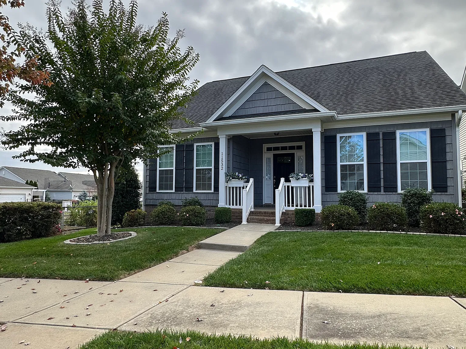 3 bed, 1916 sqft, $2,700 — Photo 1