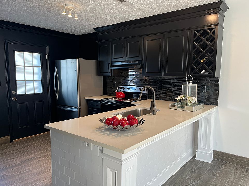 Breakfast Bar, Wine Rack