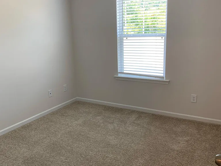 306 Sagecroft Ln — Photo 5