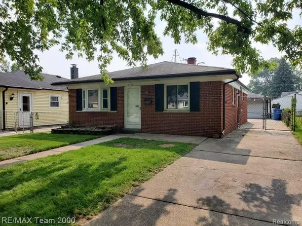 4638 Gertrude St, Dearborn Heights, MI 48125