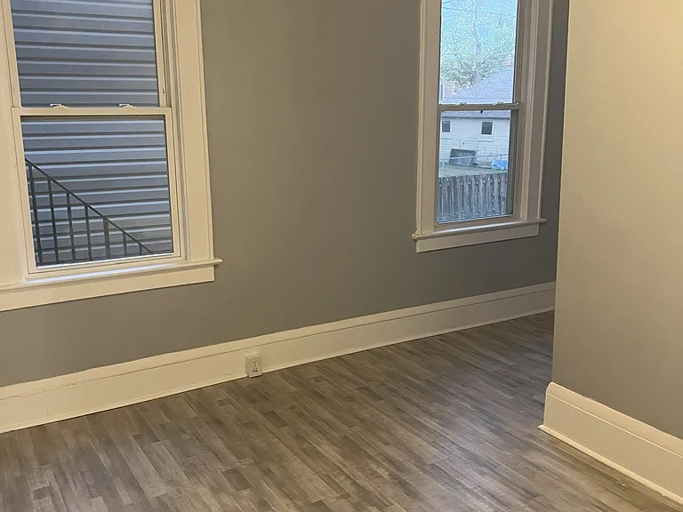 1341 E Long St — Photo 15