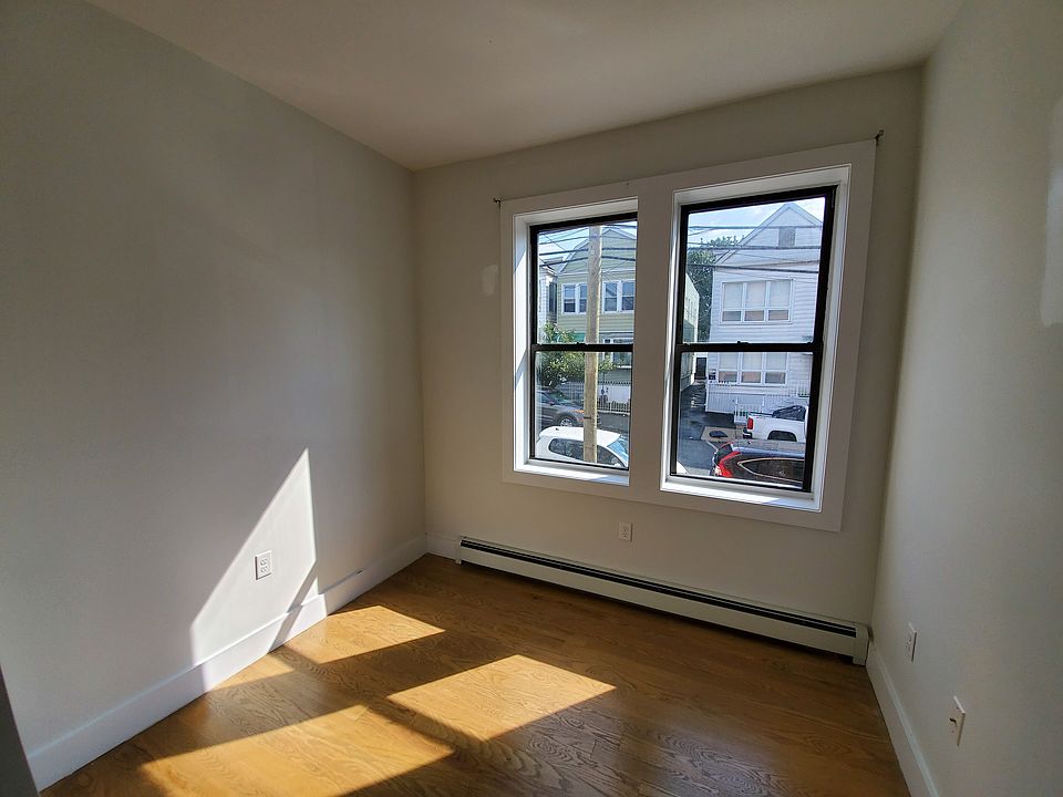 2nd image of 70 Lexington Ave #10E