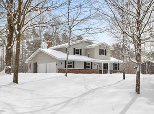 910 Woodcrest Dr, Gaylord, MI 49735