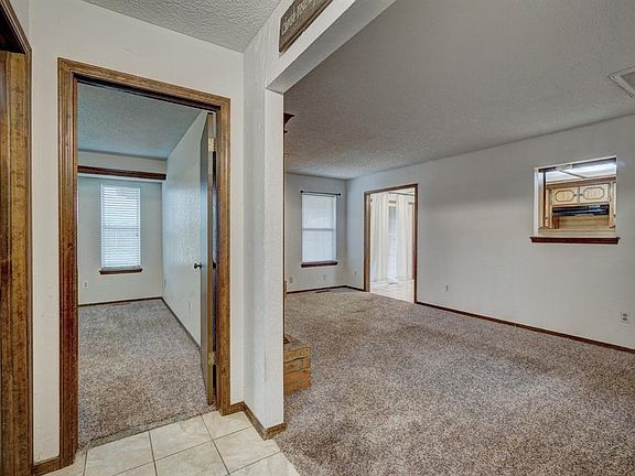 3rd image of 1320 Summerton Pl