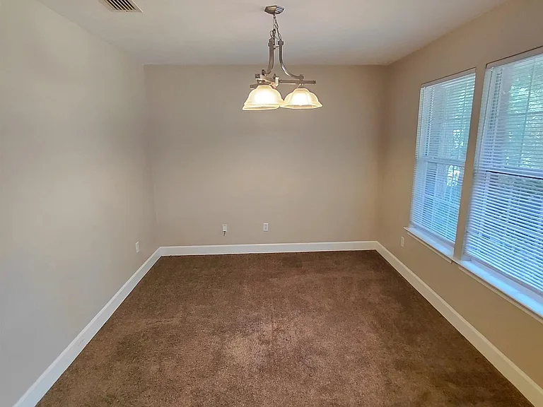 3508 Larkspur Ln — Photo 7